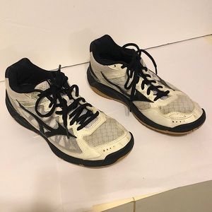 Mizuno Wave Supersonic Womens Sz 9 volleyball shoes - in good condition!